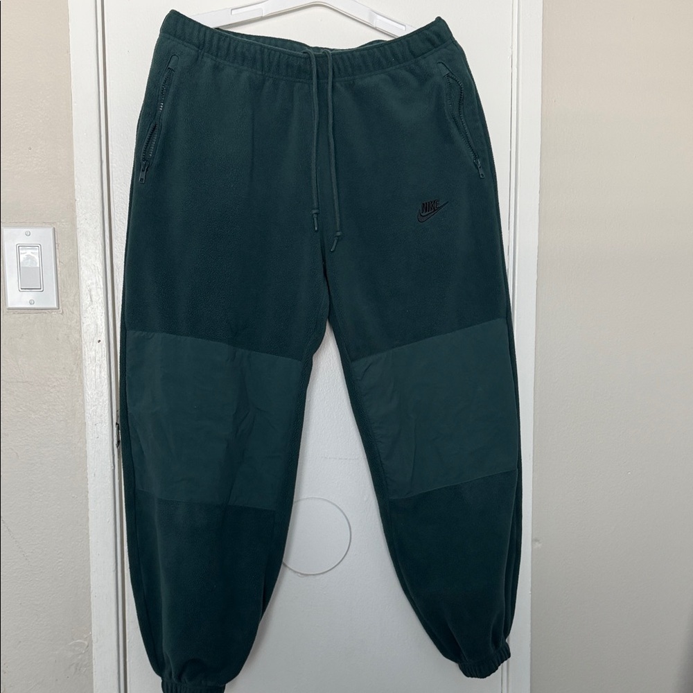 Nike shurpa joggers